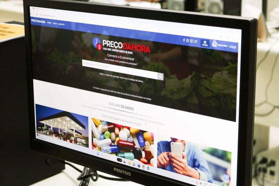 Monitor de computador com a tela do Preço da Hora Bahia